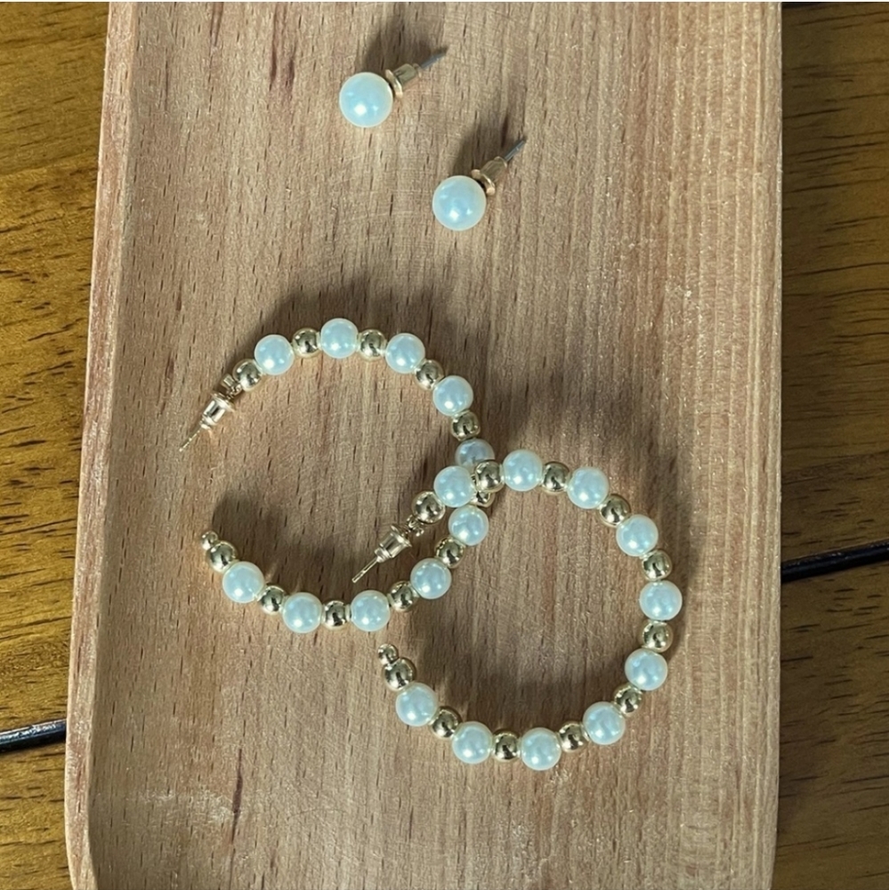 🤍3/$30 Pearl and Gold Hoops & Pearl Stud Earrings